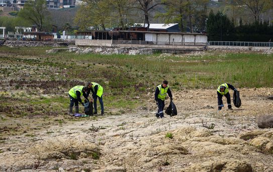 Sapanca Gölü'nde Temizlik Operasyonu