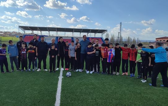 Sarıoğlan'da Dostluk Maçı: 2-2