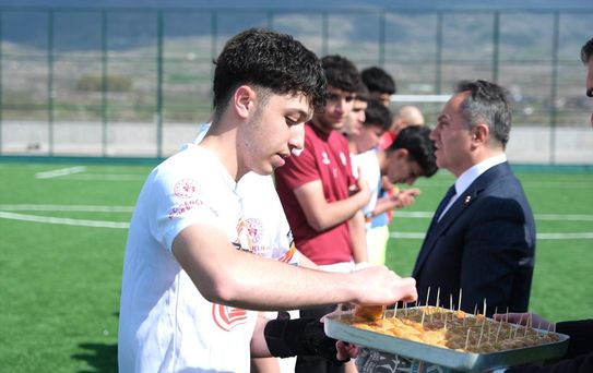 Tokat'ta Şehitlere Rahmet Filistin'e Destek Liseler Arası Futbol Turnuvası başladı