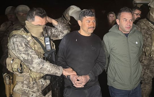 Uşak'ta Aile İçi Şiddet İhbarında Polisler Yaralandı
