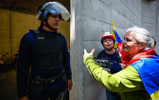 Venezuela'da Maaş Artışı Protestosu
