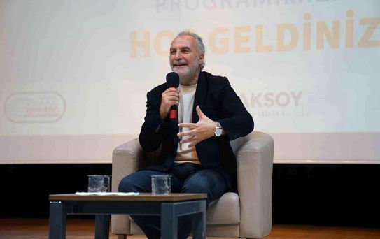 Yazar Tarık Tufan Esenyurt'ta okurlarıyla buluştu