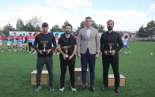 Zara'da Liselerarası Futbol Turnuvası Düzenlendi