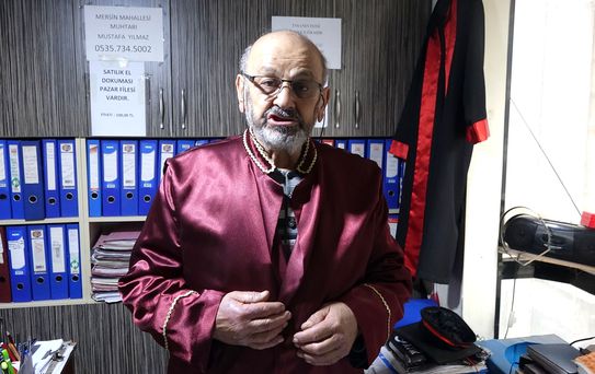 77 Yaşında Üniversite Mezunu Oldu