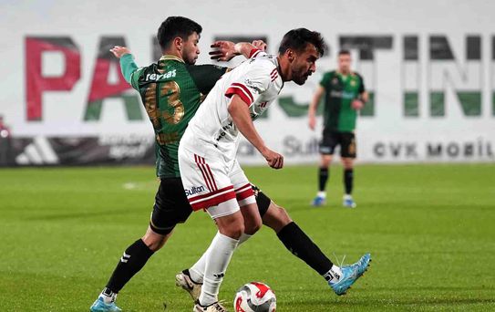 Ümraniyespor Sakaryaspor'u 2-0 Yendi