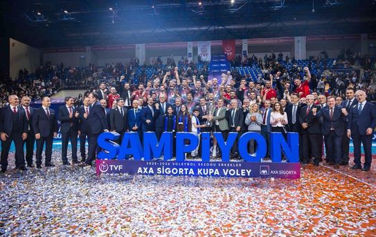 Ziraat Bankkart, hem ligde hem de Avrupa arenasında yakaladığı çıkışı Kupa Voley zaferiyle taçlandırdı.
