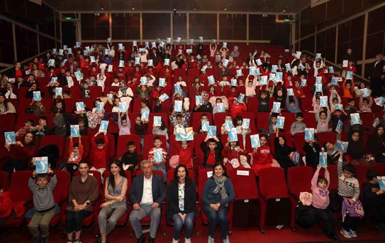 Minikler, 'Kızıl Kaptan' ile hayal yolculuğuna çıktı