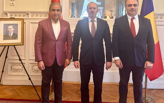 Ural Aküzüm, Lucescu için anma programına katıldı