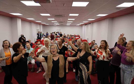 Yaşam Evi sakinleri müzik ve dansla eğlenceli zaman geçirdi