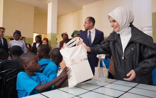 Bakan Göktaş, Senegal'de Türkiye'nin destekleriyle faaliyet gösteren sosyal hizmet merkezlerini ziyaret etti