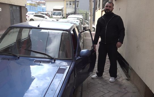 Sahibinin bile unuttuğu araca gelen teklifler güldürdü: Yarısı ısırılmış dönerle takas