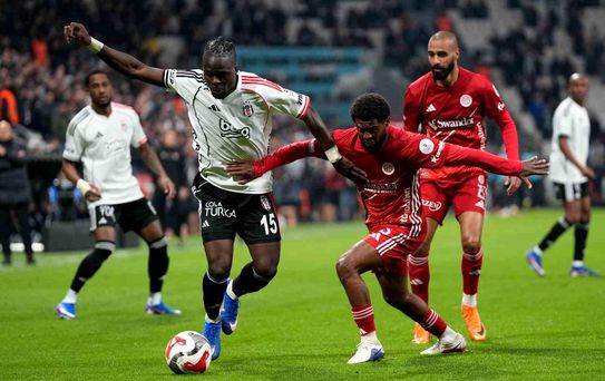 Beşiktaş, Antalyaspor'u 4-2 Yendi
