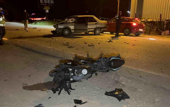 Çanakkale'de Otomobil ve Motosiklet Kazası: 3 Yaralı