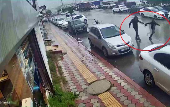 Kapkaççıya Kapatmayan Kuyumcu Peşinden Koştu