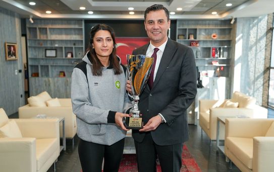 Manisa Voleybol'dan Ferdi Zeyrek'e Anma