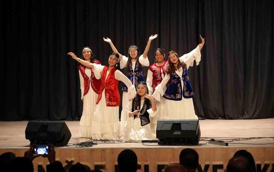 Niğde'deki Nevruz etkinliklerinde Türk dünyası ezgileri sahnelendi