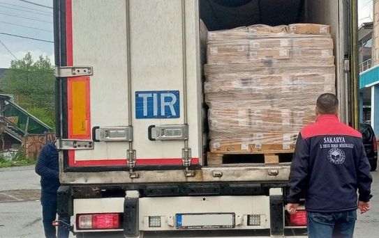 Sakarya'da 32 ton son tüketim tarihi geçmiş tavuk eti ele geçirildi