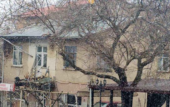 Elazığ'da Nisan Ayında Kar Sürprizi