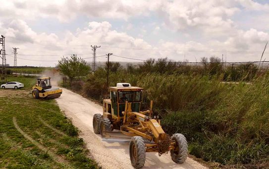 Tarsus'ta yağıştan zarar gören yollar yeniden düzenlendi