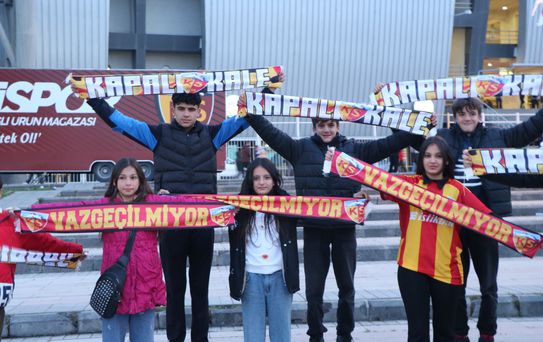 Salihli Öğrencileri Kayseri'ye Maç İzlemeye Gitti