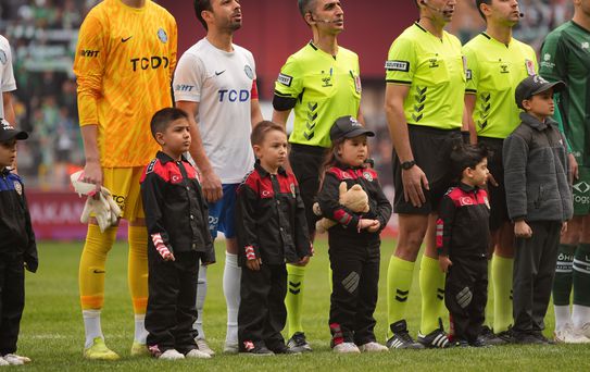 Bursaspor Liderliğini Sürdürdü