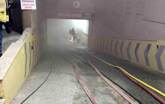 Çekmeköy'de Elektrikli Araçta Yangın