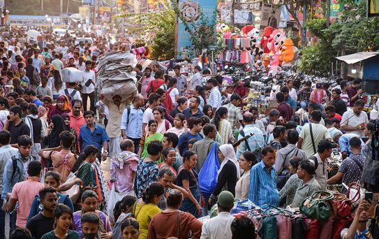 Dünyanın en kalabalık ülkesi Hindistan’da nüfus sayımı başladı