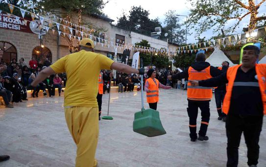 Kozan Festivali'nde Temizlik İşçileri Eğlendi