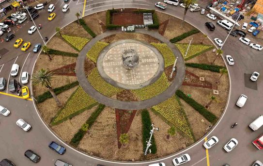 İzmir'in kalbi çiçek açtı