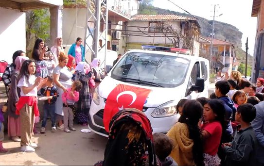 Polisler Safranbolu'da Sürpriz Kutlama ile Karşılandı