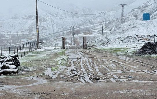 Siirt'te Kar Yağışı Yüksek Kesimleri Beyaza Bürüdü