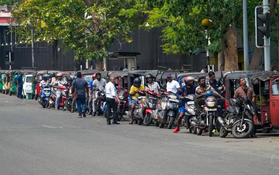 Sri Lanka'da Akaryakıt Alımında Yeni Dönem