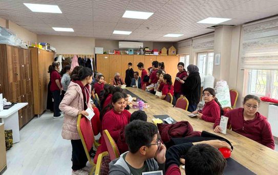 Cuma Karataş Okurlarıyla Buluştu