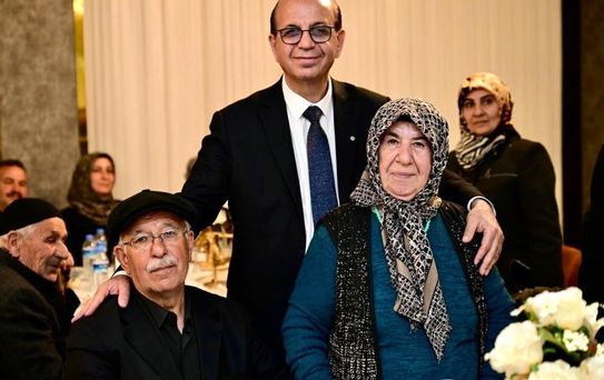 Yeşilyurt'ta 'Bir Yastıkta Yarım Asır' özel programında duygusal anlar yaşandı