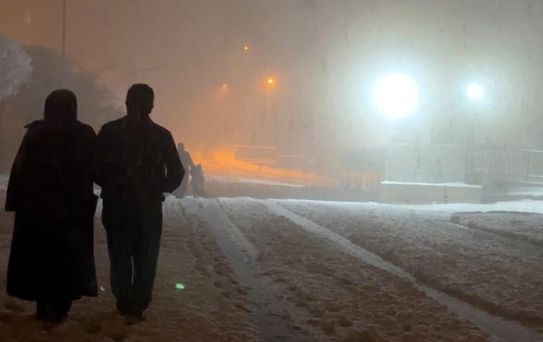 Yüksekova'da Nisan ayında yoğun kar