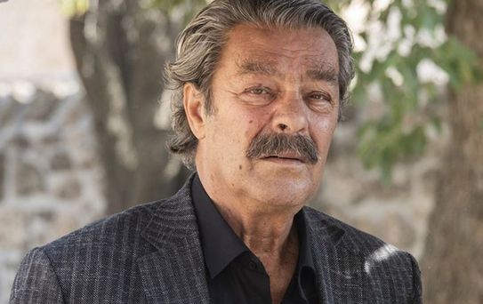 Aylar sonra ilk kez! Kadir İnanır ayakta görüntülendi