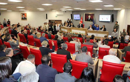 Büyükşehir'deo isimler yine kadınlardan oluştu