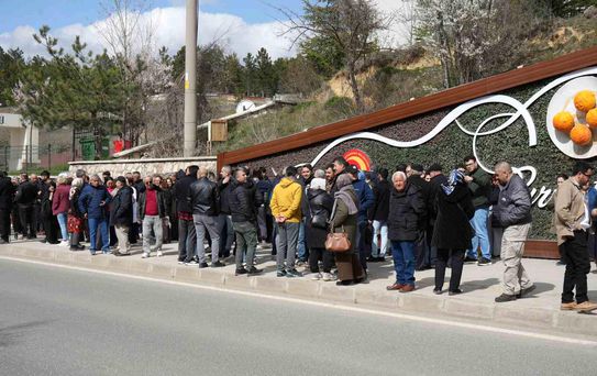 Trafik kazasında ölen 16 yaşındaki Yağmur'un acılı ailesinden bilirkişi raporuna tepki