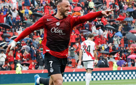 Vedat Muriqi tarihe geçtiği maçta tribünden gelen tezahüratla hayrete düştü: Bu insanlar delirmiş