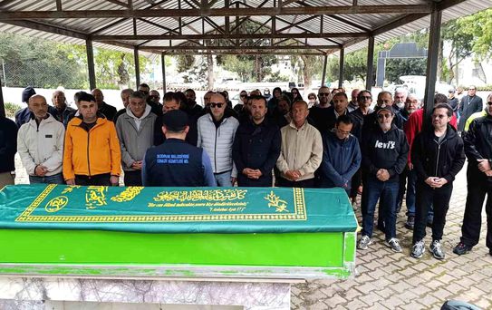 Bodrum'da Müzisyen Kemal Cem Öcal Son Yolculuğuna Uğurlandı