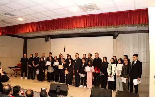 Oltu'da genç sesler ter döktü