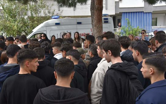 17 Yaşındaki Lise Öğrencisi Sude Gelen'in Cenazesi