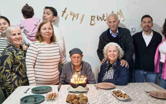 102 Yaşındaki Mustafa Dede'nin Doğum Günü