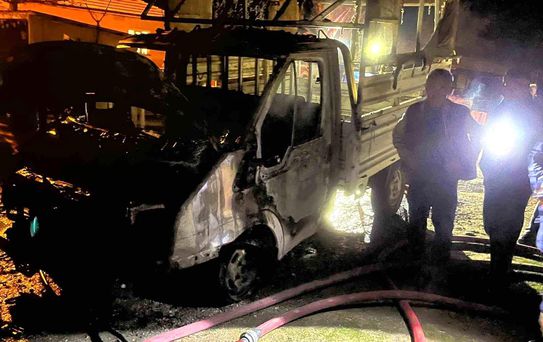 Alevlere teslim olan kamyonet kullanılmaz hale geldi