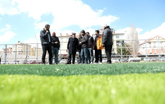 Başkan Çolakbayrakdar: 'Her alanda gençlerimizin yanındayız, geleceğin sporcuları bu statta yetişecek