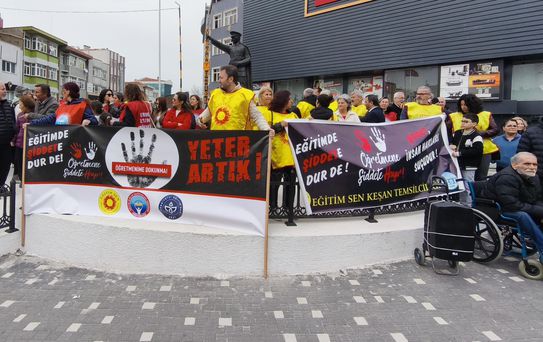 Öğretmenlerin Protestosu: Okul Saldırılarına Tepki