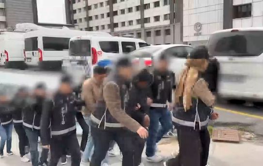 Kapalıçarşı'da 3 Milyon Dolar Değerinde Kaçak Pırlanta Operasyonu