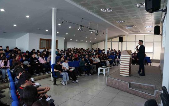 Esenyurt Belediyesi'nden gençlere sınav desteği