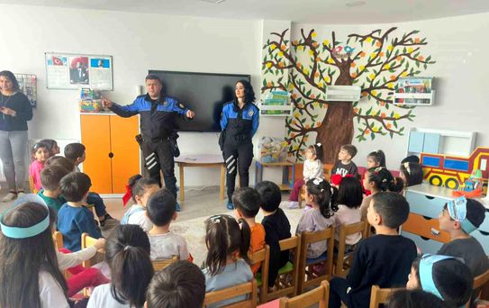 Erzincan'da 345 Öğrenciye Polis Ekiplerinden Güvenlik Eğitimi