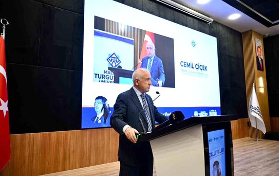 Cemil Çiçek: 'Özal Türkiye'ye çağ atlattı, üç temel özgürlükle dönüşüm sağladı'